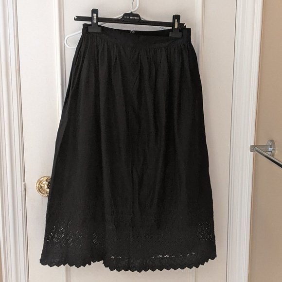 GAP Black Midi Skirt With Eyelet Details Size 2 NWT - Picture 2 of 4